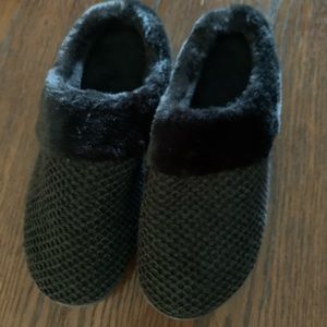 Womens black Isotoners house slippers size 7.5 to 8 tried on but never worn.